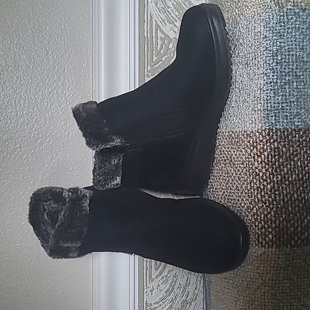 Flexus by Spring Step Santuzza Size 6